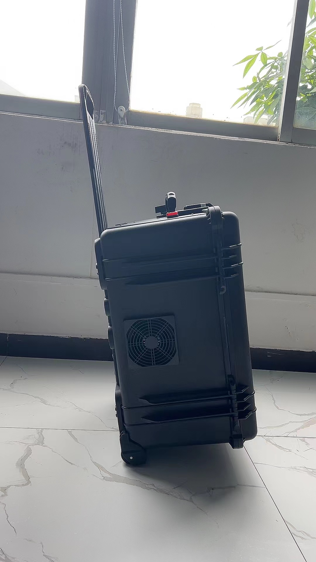 松北手拉箱型移动通信干扰器